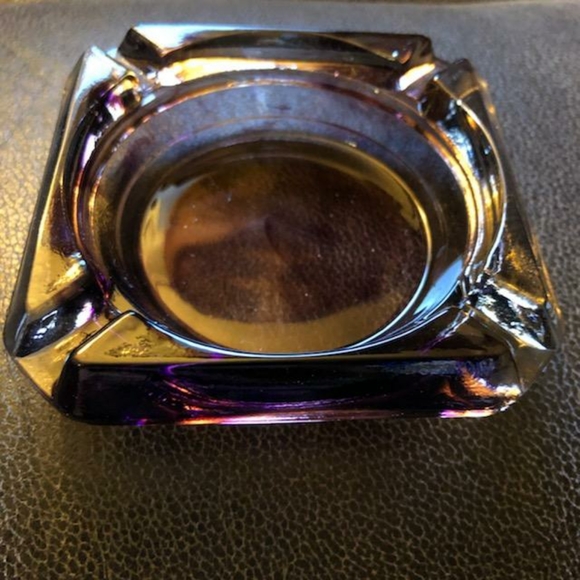 Vintage Purple Glass Ashtray - Picture 13 of 16
